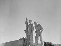 Exp 0193-06 Esculturas monumento al camionero